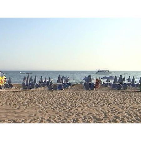 Palm Beach Лефкими Екстериор снимка